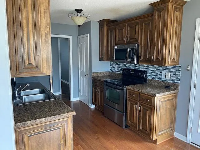 3534 Southwood Dr — Photo 3