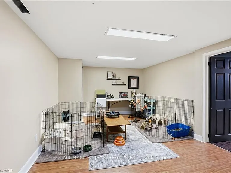 282 Roach Ave — Photo 36