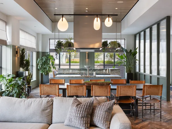 180 Front Street image 15 of 25