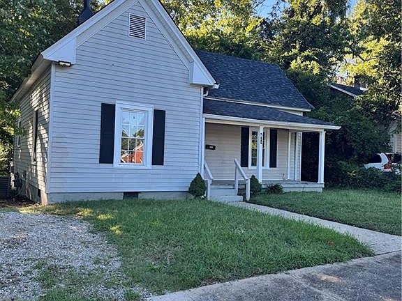 2nd image of 924 Dillard St