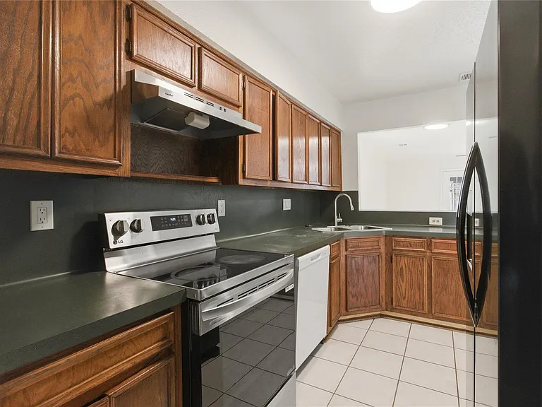 11000 Kinghurst Dr #134 — Photo 6