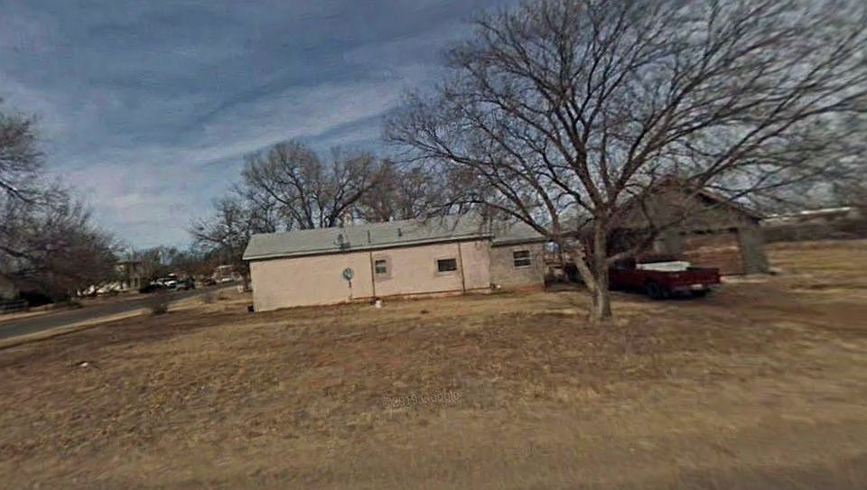 2nd image of 710 N 5th St