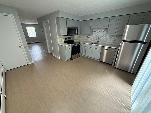5th image of 90-92 Elm St #3