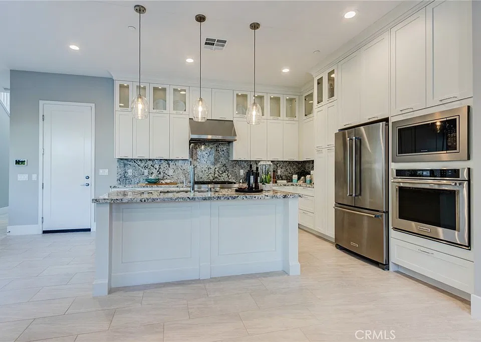 141 Parkland Aly