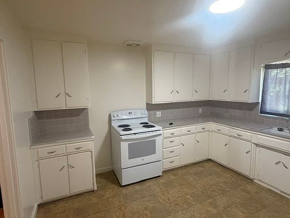 5th image of 922 Tully Rd #1