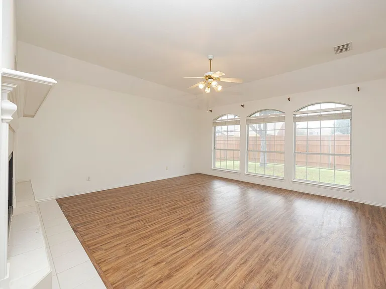 3103 Kingsbury Dr — Photo 30