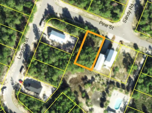 164 Pine St, Carrabelle, FL 32322