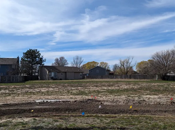 829 N Cedar Downs Cir, Wichita, KS 67235