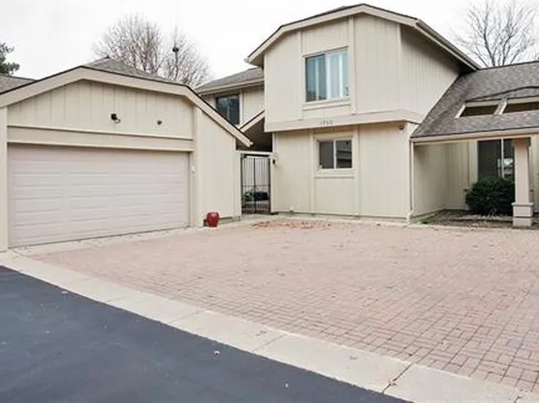 1795 Golf Ridge Dr #1, Bloomfield Hills, MI 48302