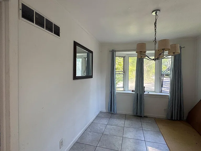 225 Giles Rd — Photo 8