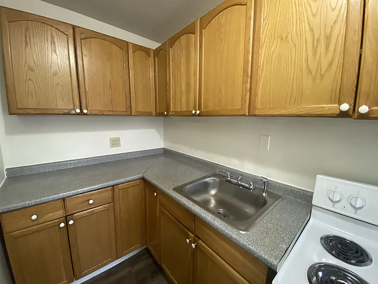 22 Ferry St #2 — Photo 9