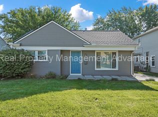 27 S Manitou Ave, Clawson, MI 48017