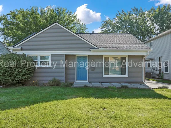 27 S Manitou Ave, Clawson, MI 48017