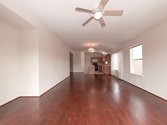 3rd image of 15019 Sugar Place Dr