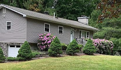 1st image of 15 Julie Dr