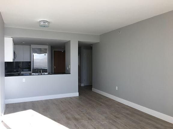 4th image of 333 1st St Unit 1702