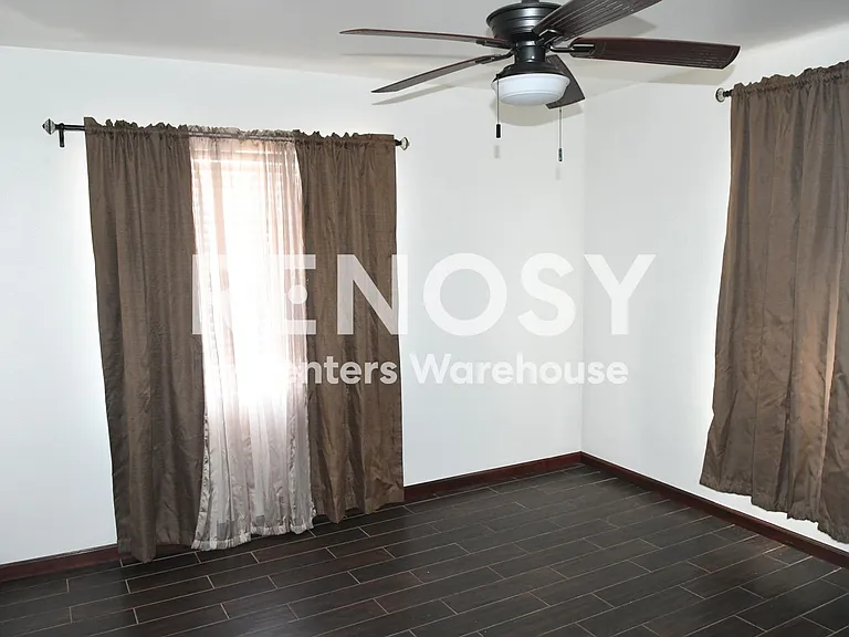 325 W Highland Ave — Photo 15
