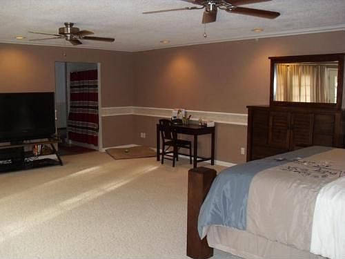 4th image of 1004 SW 65th St