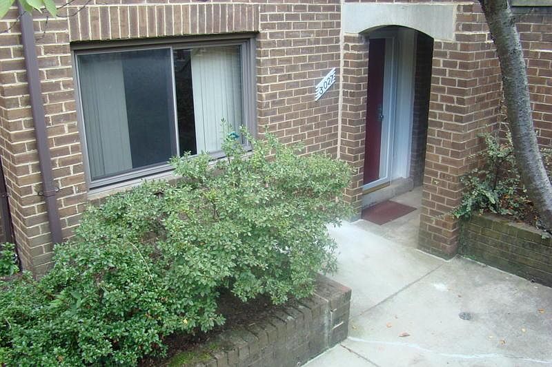 Condo Entrance/Private Courtyard