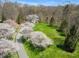 1988 Beekman Ct, Yorktown Heights, NY 10598