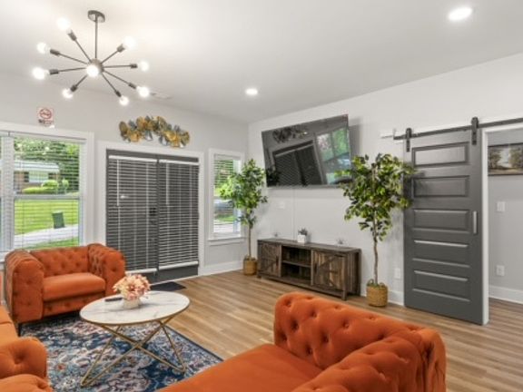 3rd image of 410 Utoy Cir SW