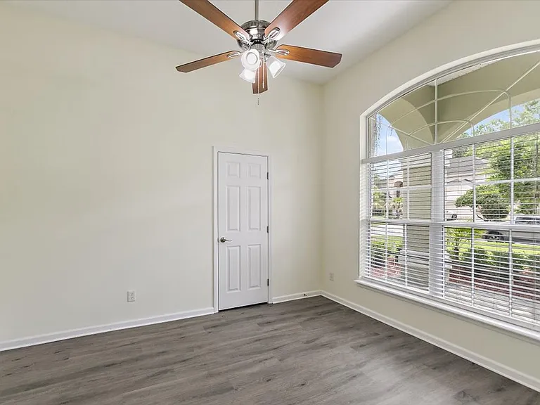 8884 Hampton Landing Dr E — Photo 8