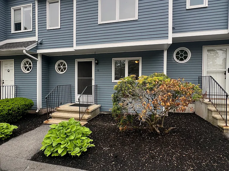 16 Merrimack Dr #16 — Photo 1