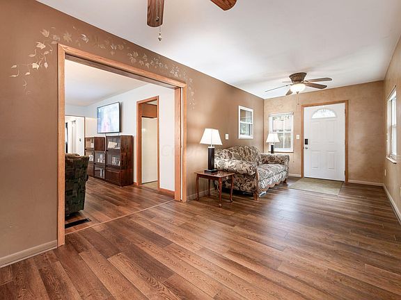 4th image of 905 Pleasant Dr