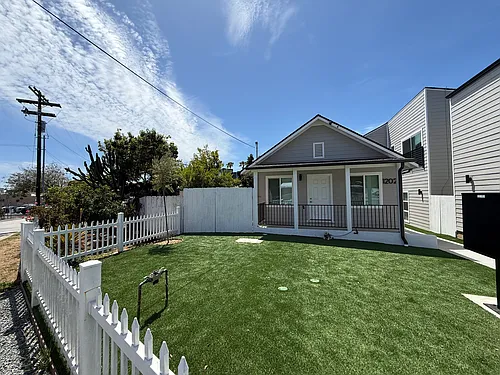 1202 Gertrude St Photo 1