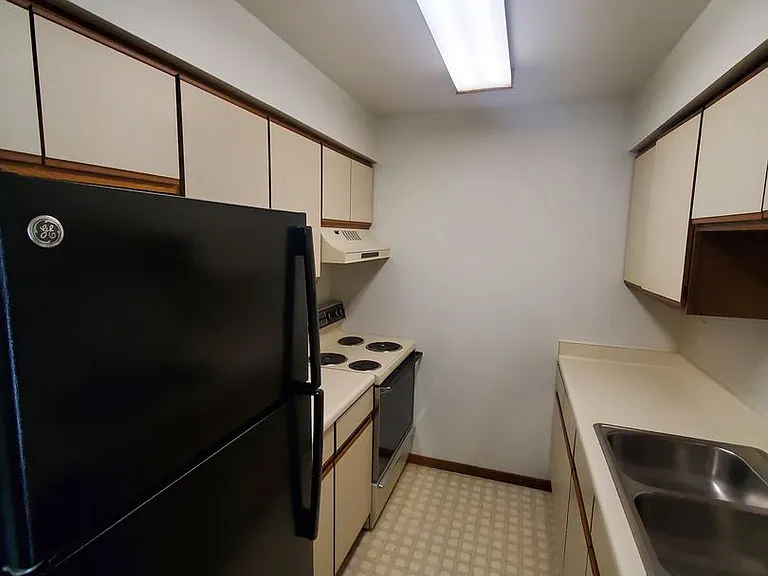 Orchard Village Apartments — Photo 53