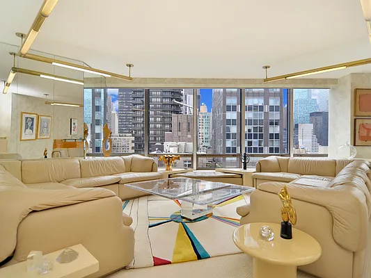 Sold by Sotheby's International Realty | media 7