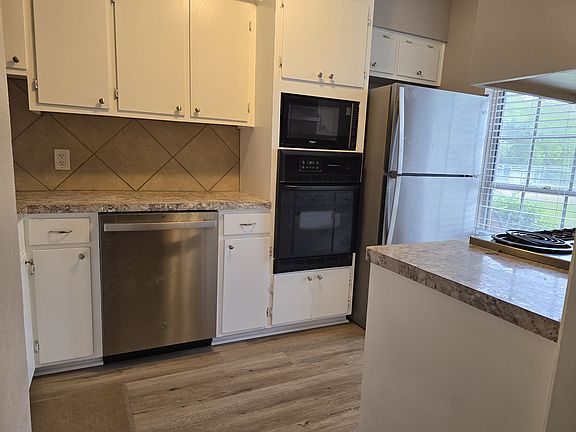4th image of 8912 Glacier Ave #8912