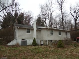 5 Kewaunee Rd, Highland Lakes, NJ 07422