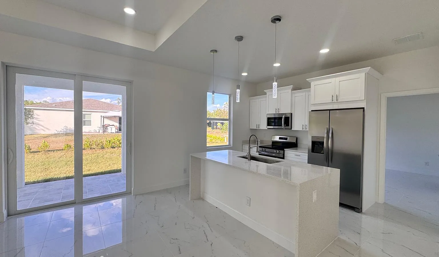 3 bed, 1630 sqft, $2,200 — Photo 2
