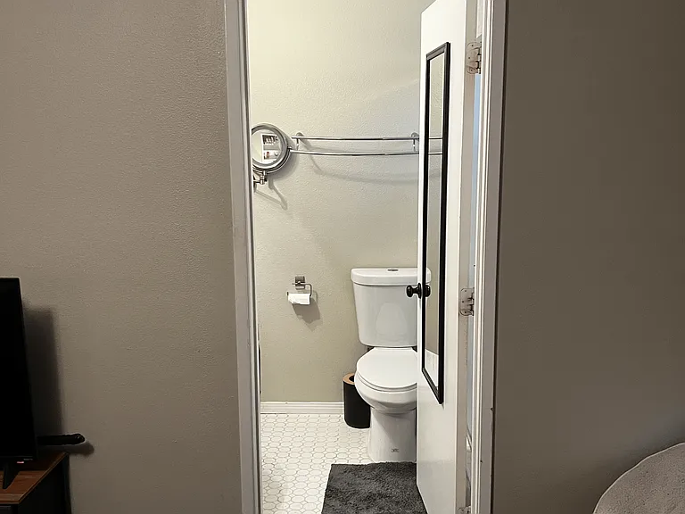 242 E Campus View Dr — Photo 5