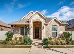828 Parkside Dr, Roanoke, TX 76226