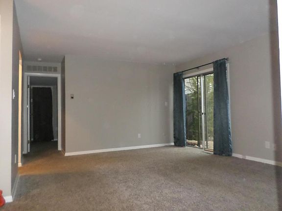 4th image of 1536 Lafayette Dr APT A