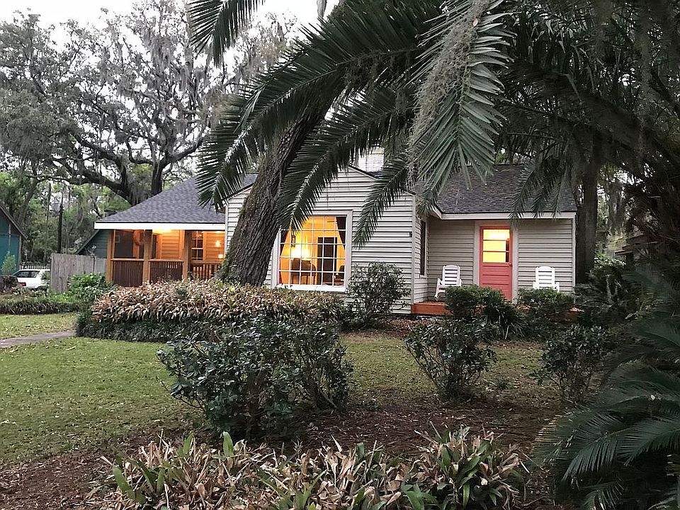 2nd image of 1210 Pine Ave