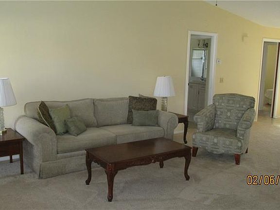 3rd image of 514 Foxwood Blvd