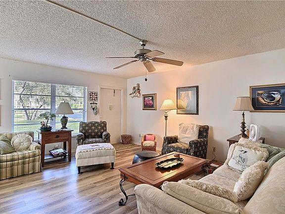 4th image of 4 Vista Gardens Trl