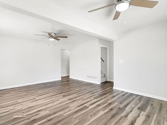 3rd image of 4606 Meadow Ln