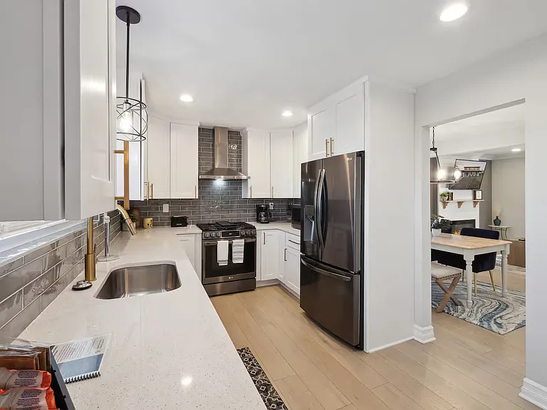 11179 Mandale Dr — Photo 13