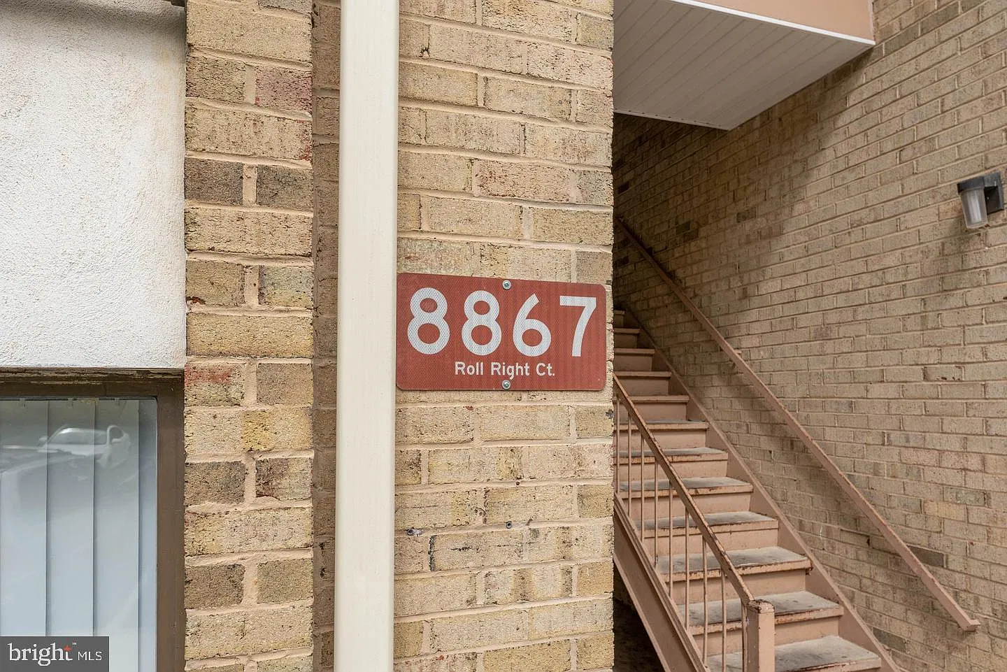 2 bed, 1.0 bath, 938 sqft, $1,900 — Photo 3