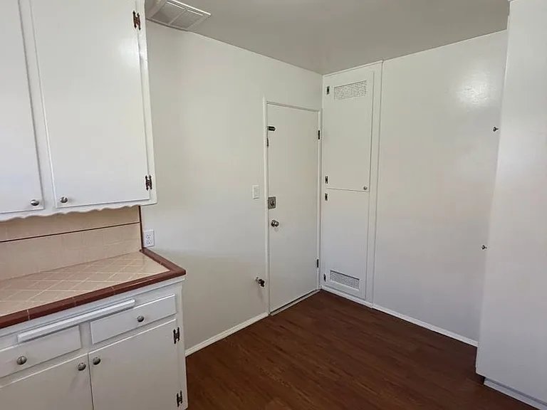 Spacious 2-bedroom apartment for rent — Photo 18