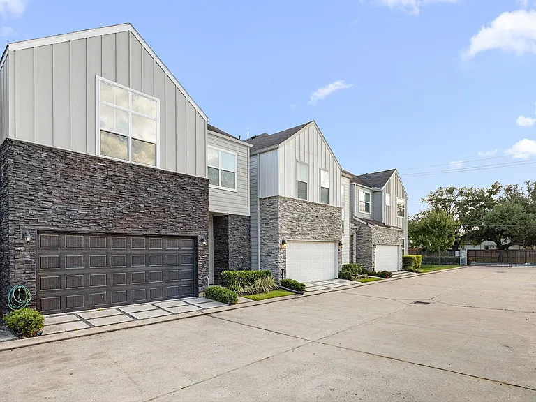 8817 Hollister Pine Ct — Photo 2