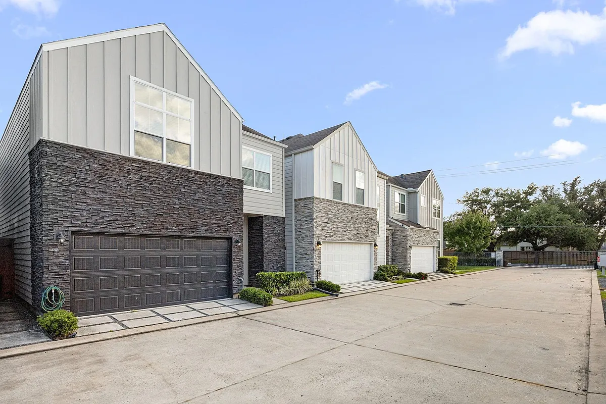 Building Photo - 8817 Hollister Pine Ct