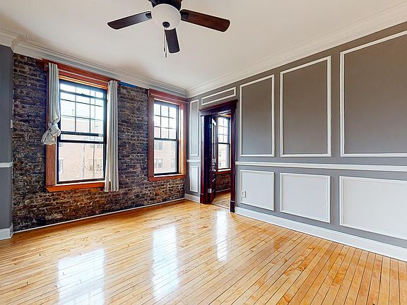 3rd image of 1463 W Montrose Ave #3E
