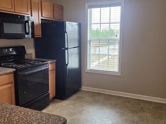 3rd image of 3627 Dornoch Dr APT H