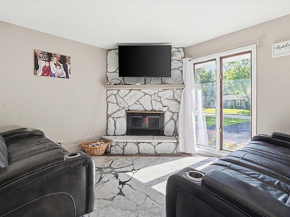 4th image of 554 Longview Dr