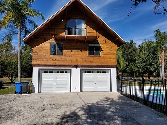 2nd image of 9106 W Hamilton Ave